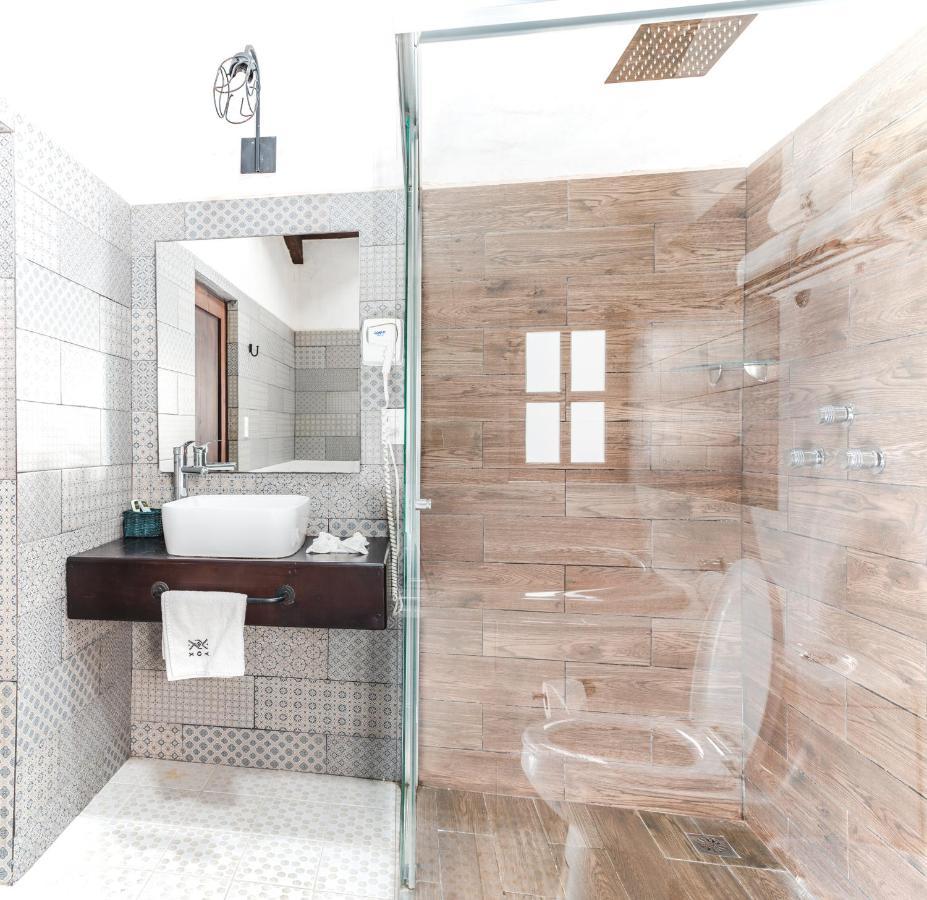 Yox Hotel Boutique San Cristóbal de Las Casas 외부 사진 A shower enclosure