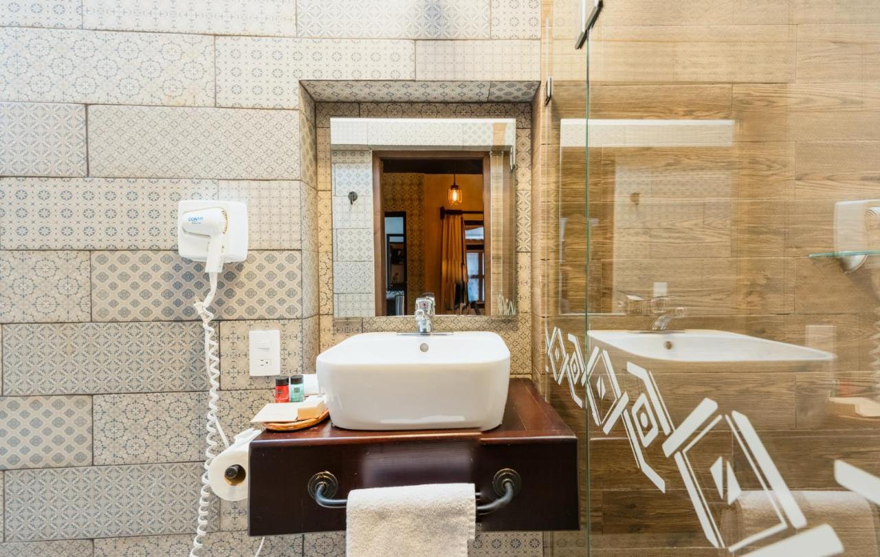 Yox Hotel Boutique San Cristóbal de Las Casas 외부 사진 Bathroom