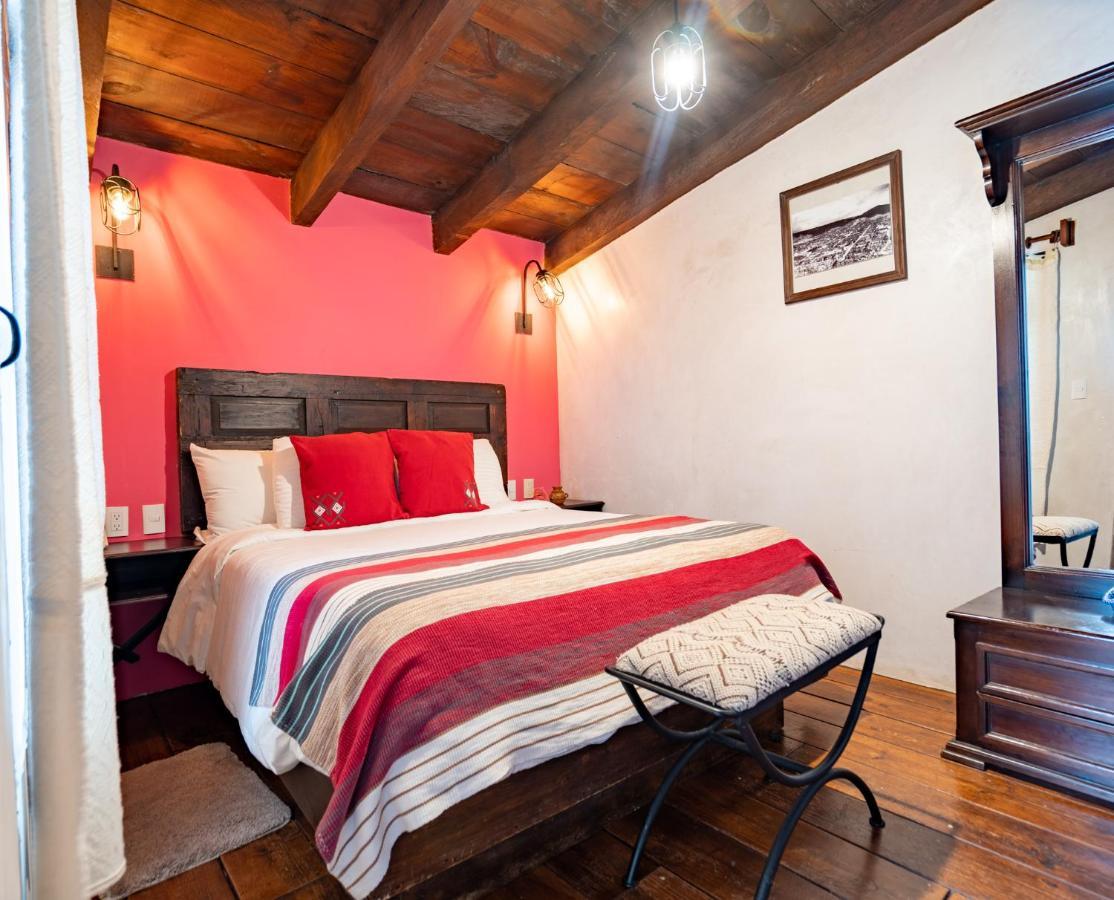 Yox Hotel Boutique San Cristóbal de Las Casas 외부 사진 A bedroom at the hotel